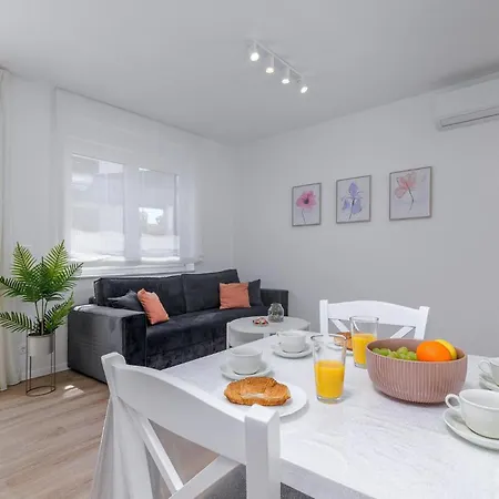1 Bedroom In 아파트 *