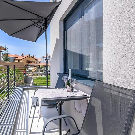 1 Bedroom In *