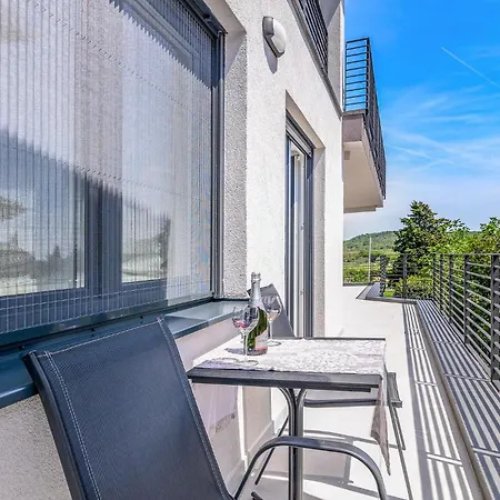 1 Bedroom In 아파트